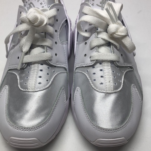 Womens Nike Air Huarache White DH4439-102 USED Mark Inside - Picture 9 of 10